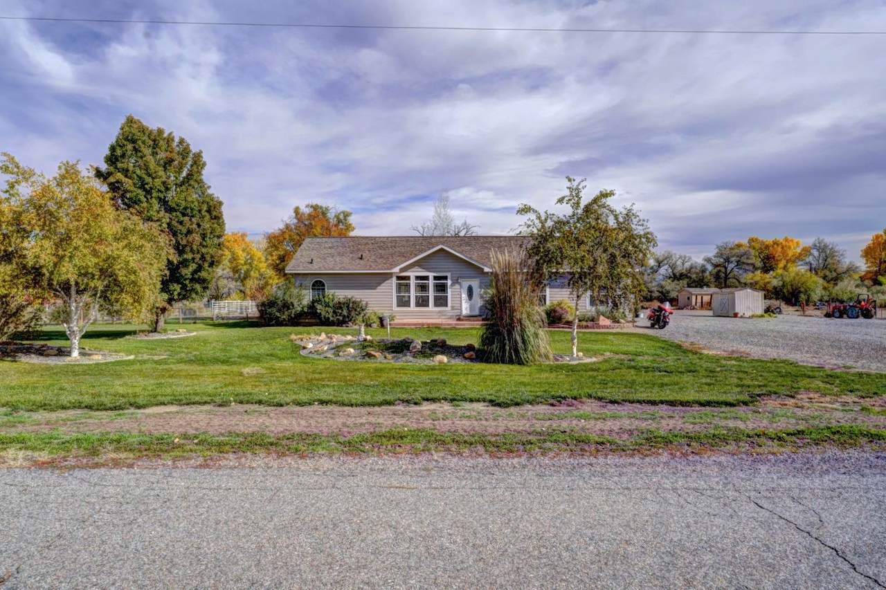 880 Wagon Wheel Lane - Photo 1
