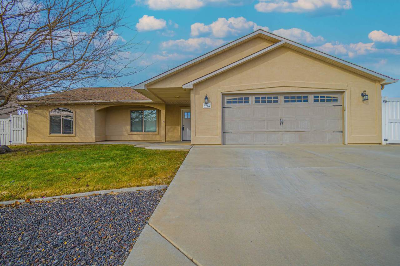 2870 Fall Creek Drive - Photo 1