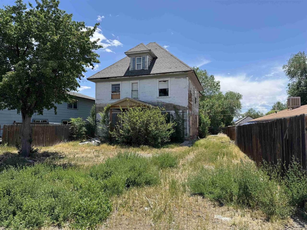 3261 Collyer Avenue - Photo 1