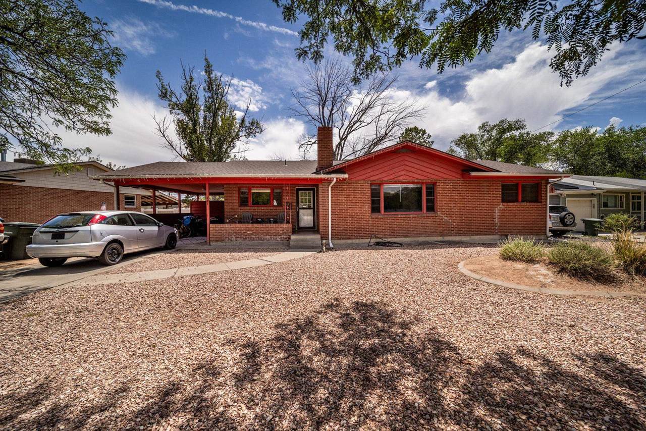 461 Sherwood Drive - Photo 1