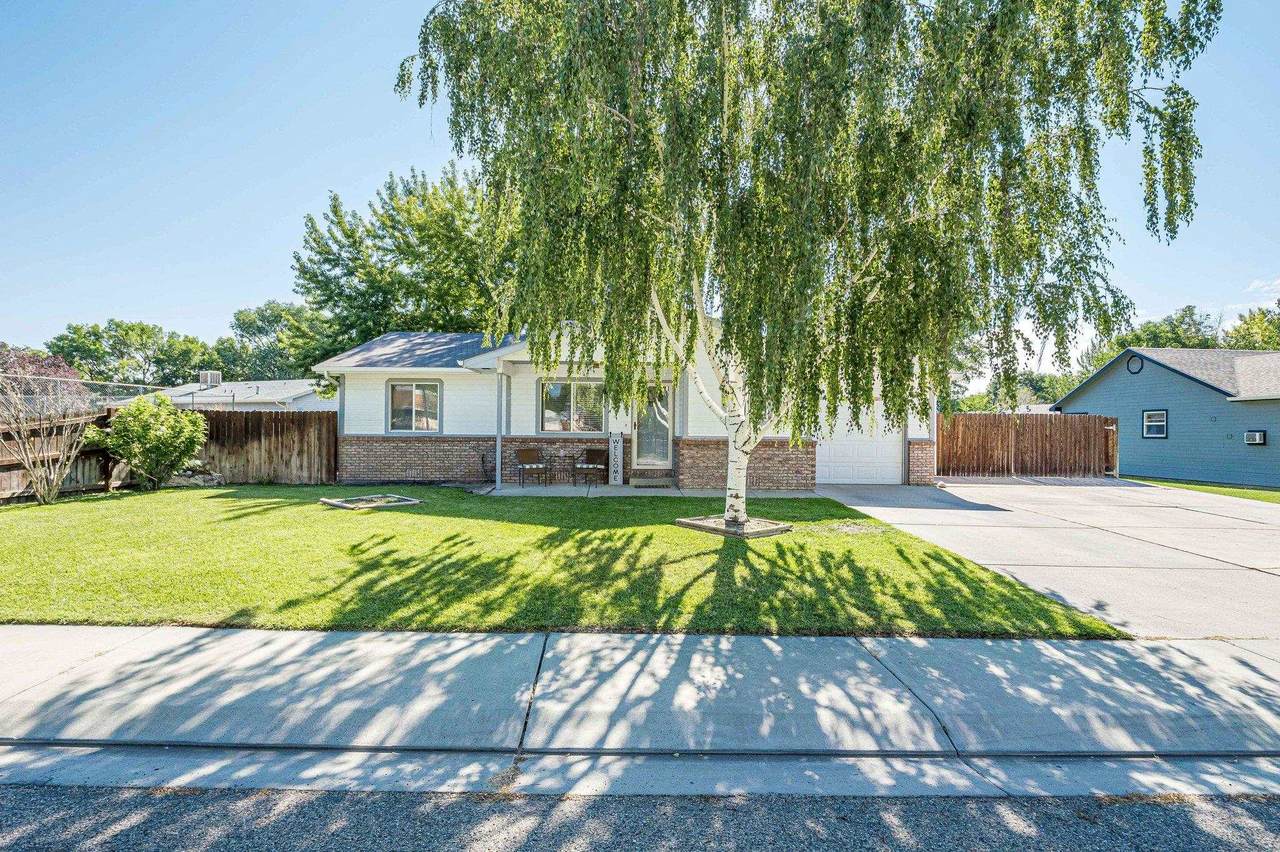 532 Bowstring Drive - Photo 1