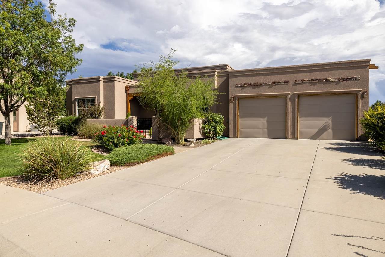 734 Egret Circle - Photo 1