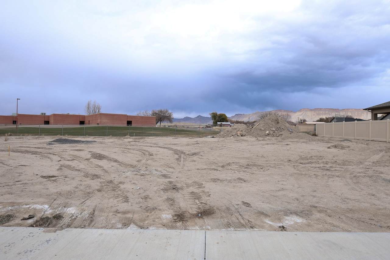 3072 Thunderhead Way - Photo 1