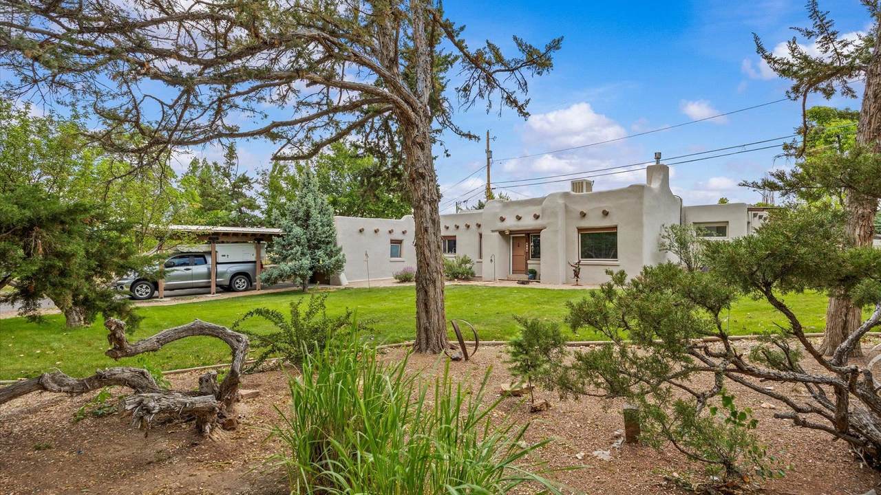 110 Santa Fe Drive - Photo 1