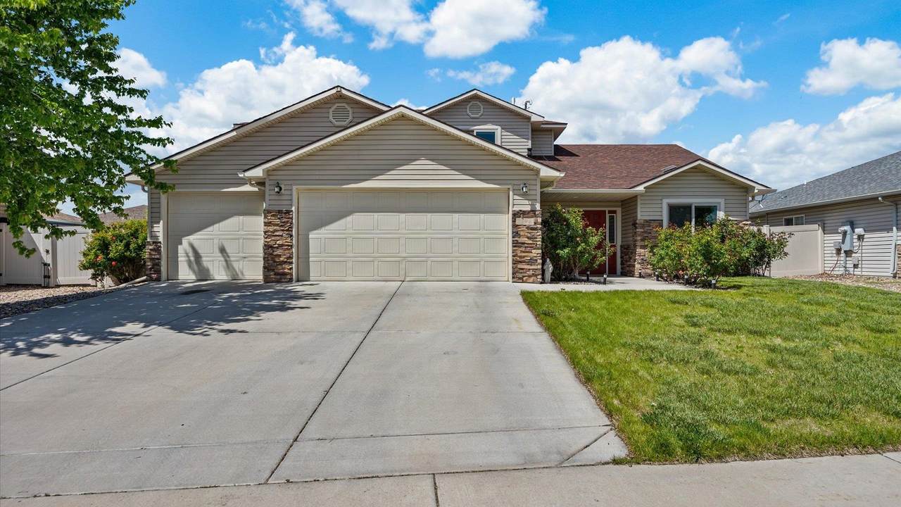 1397 Windsor Park Drive - Photo 1