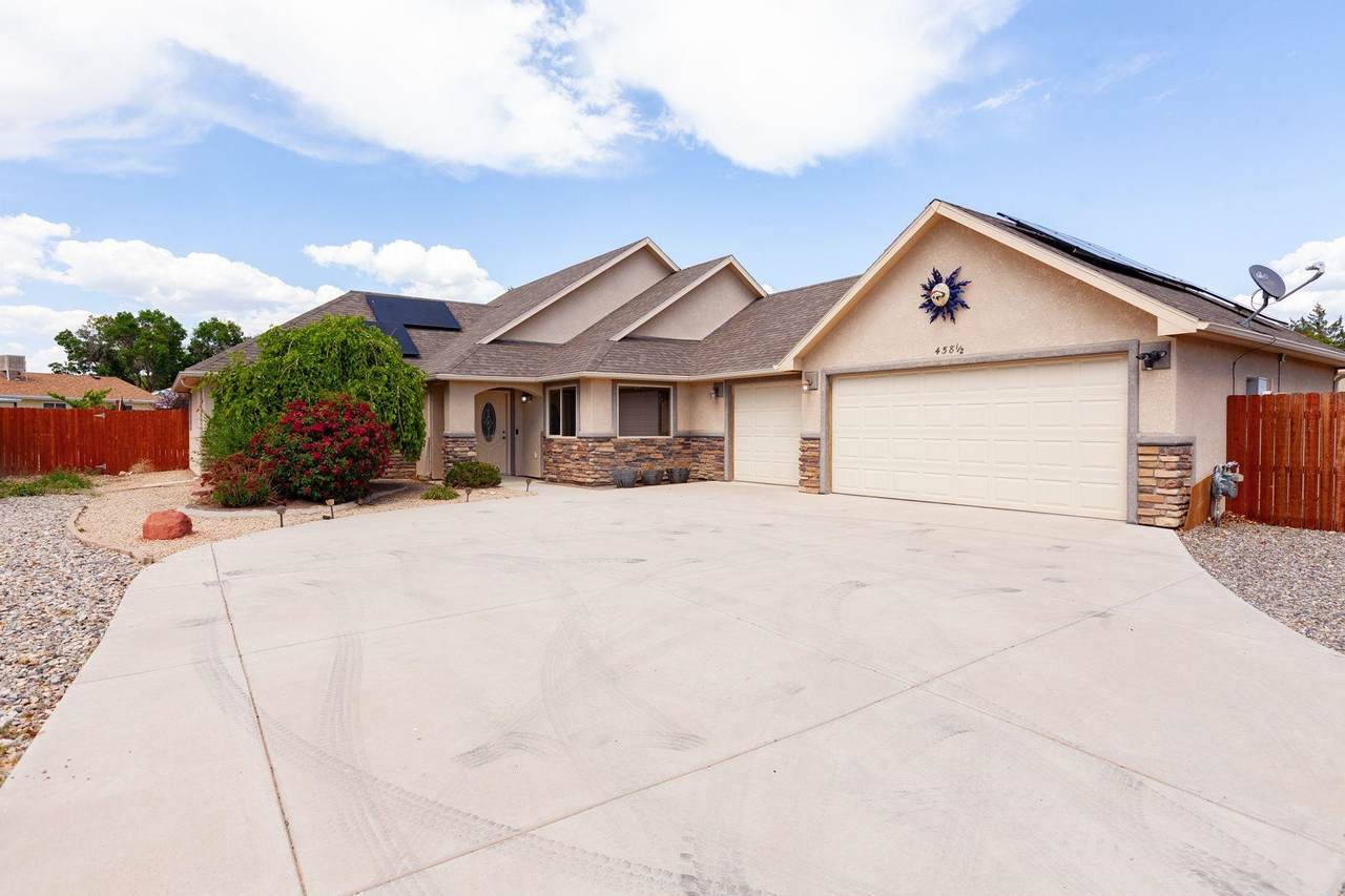 458 1/2 Davis Road - Photo 1
