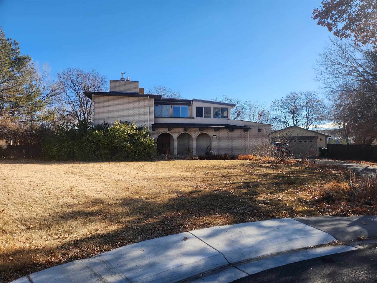 2720 8th Court - Photo 1