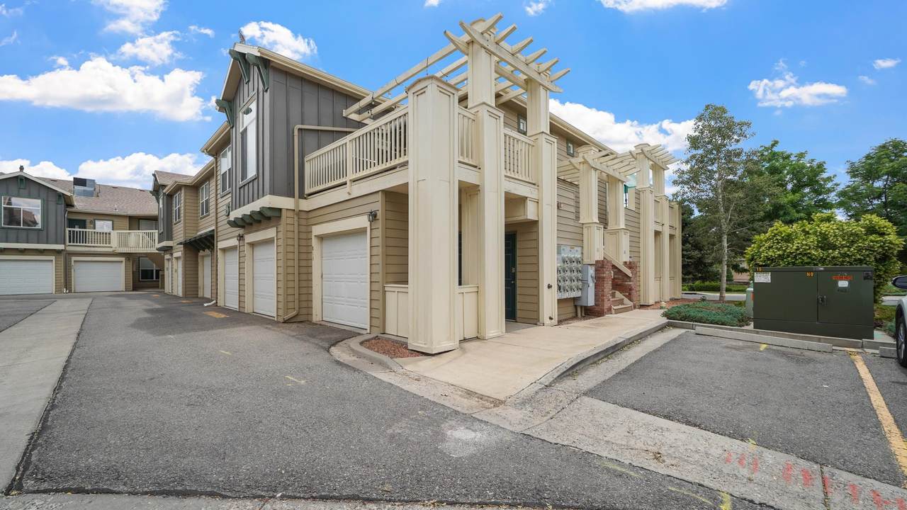 2491 Fountain Green Boulevard - Photo 1