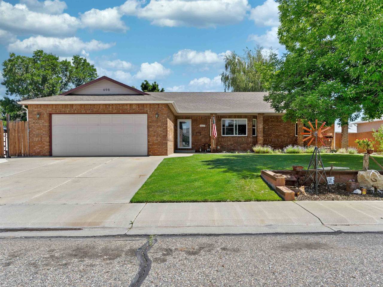698 Pear Drive - Photo 1