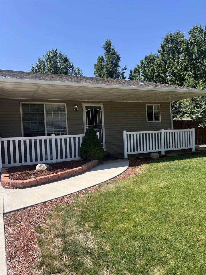 2945 Sandra Avenue - Photo 1