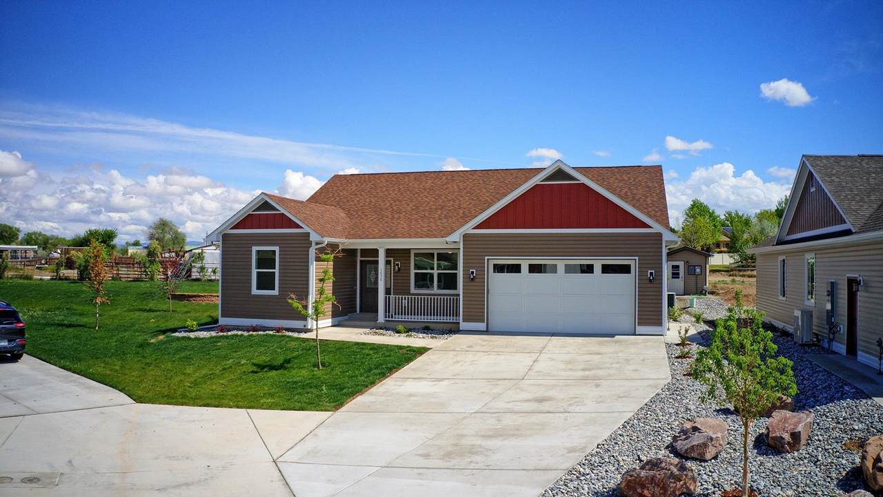 1028 Snowdrop Court - Photo 1