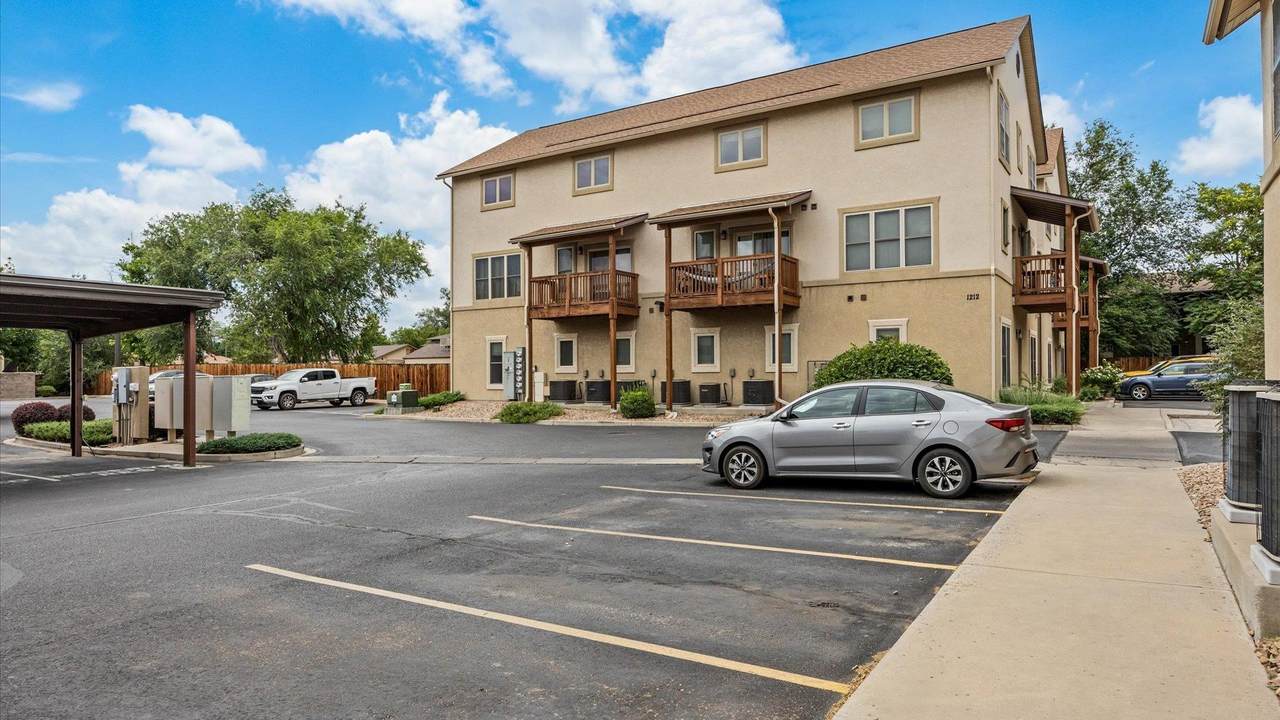 1212 Walnut Avenue - Photo 1