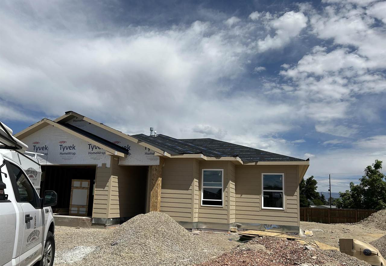 602 Sky Court - Photo 1