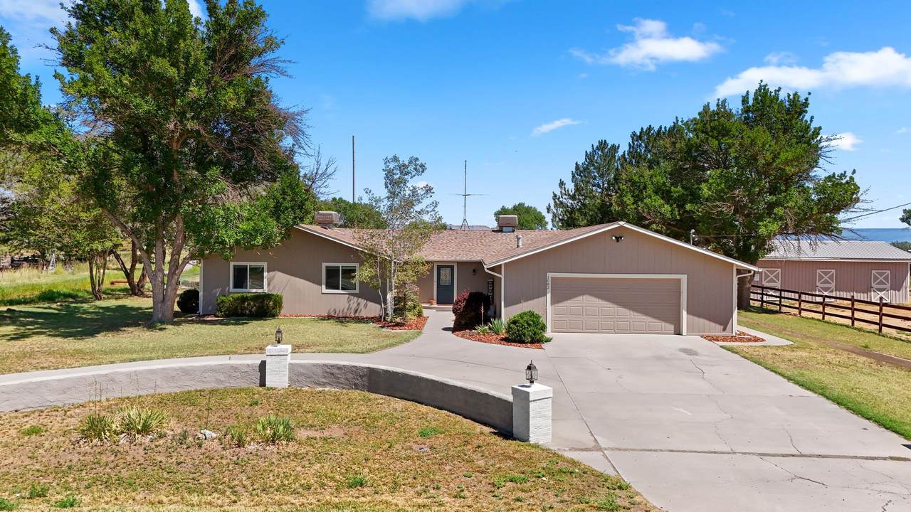 1082 20 Road - Photo 1