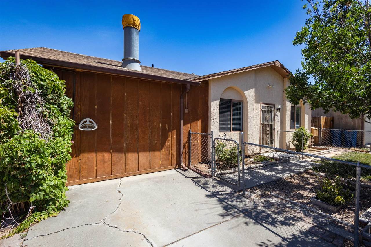 3046 1/2 Wedgewood Drive - Photo 1