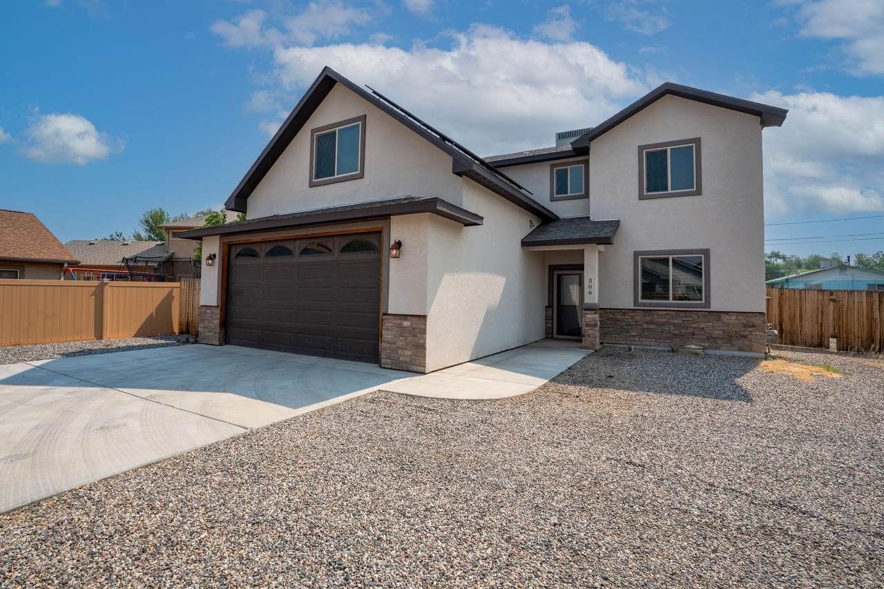 306 Carriage Hills Court - Photo 1