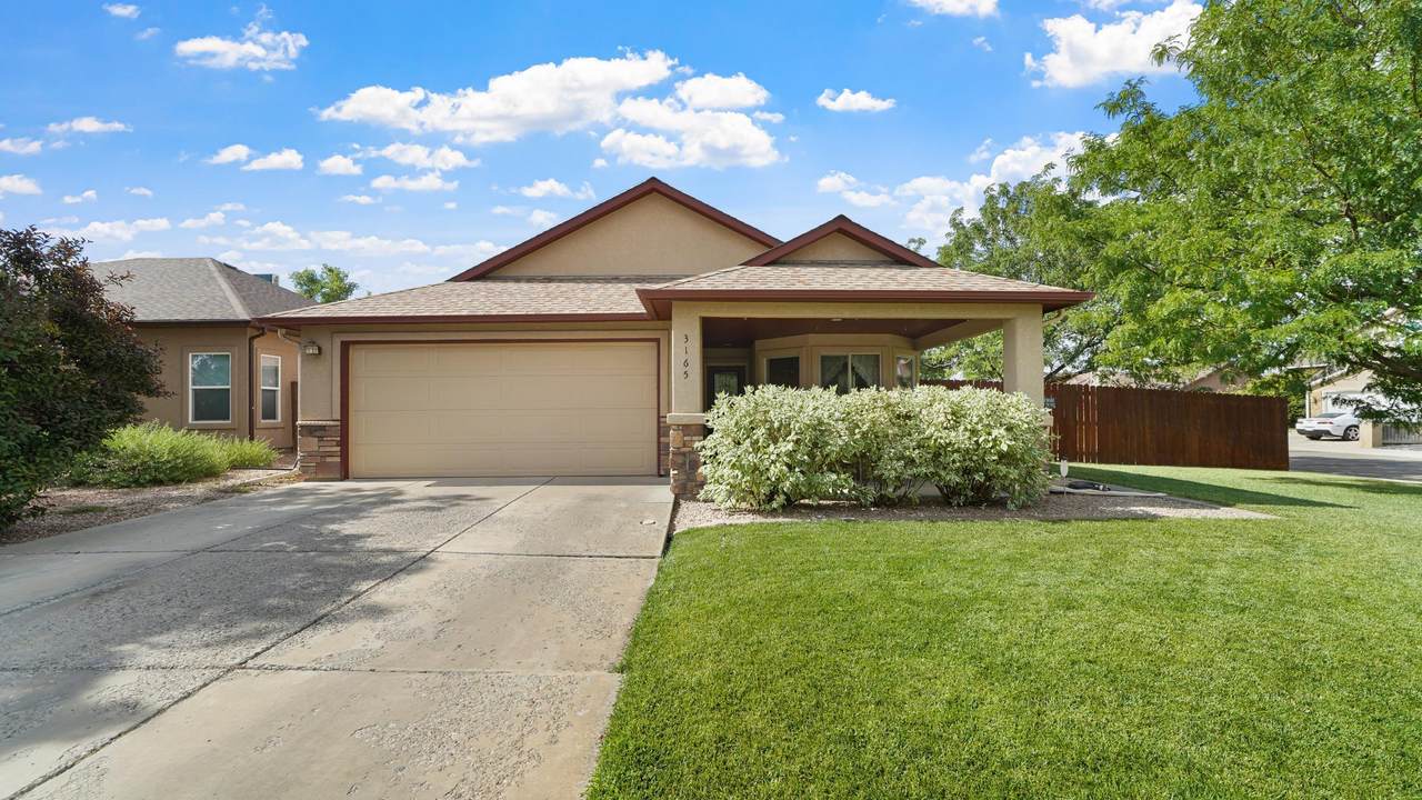 3165 Dazie Jo Street - Photo 1