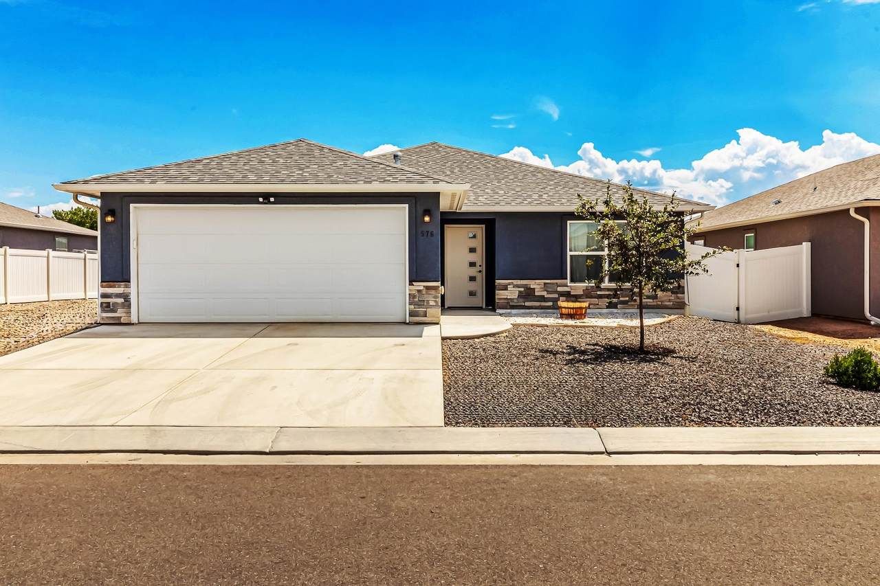 576 Hennessy Way - Photo 1