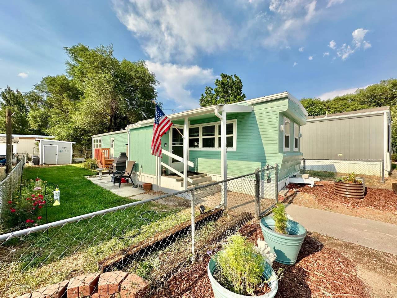 825 Ottley Avenue - Photo 1