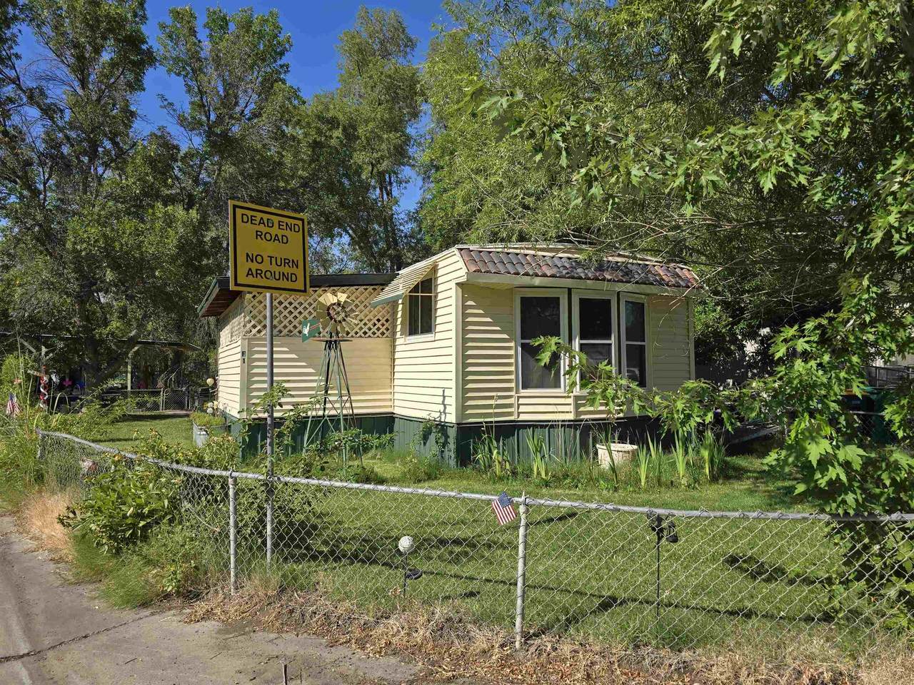 825 Ottley Avenue - Photo 1