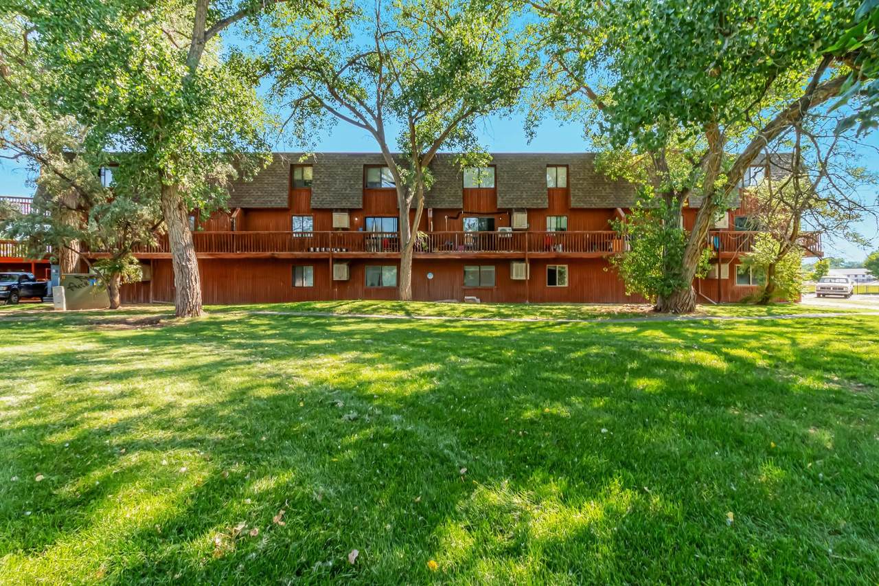 2915 Orchard Avenue - Photo 1