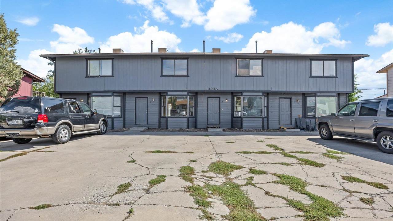 3235 White Avenue - Photo 1