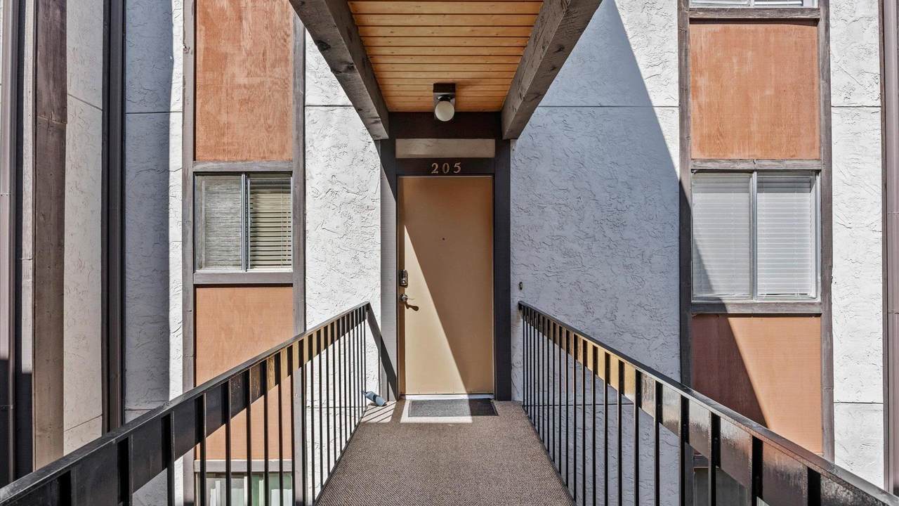 3150 Lakeside Drive - Photo 1