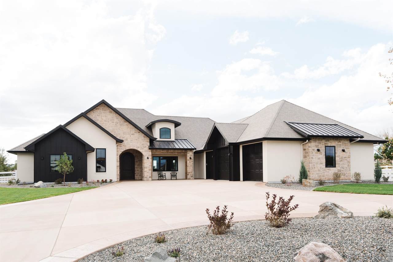 983 Farm House Road - Photo 1