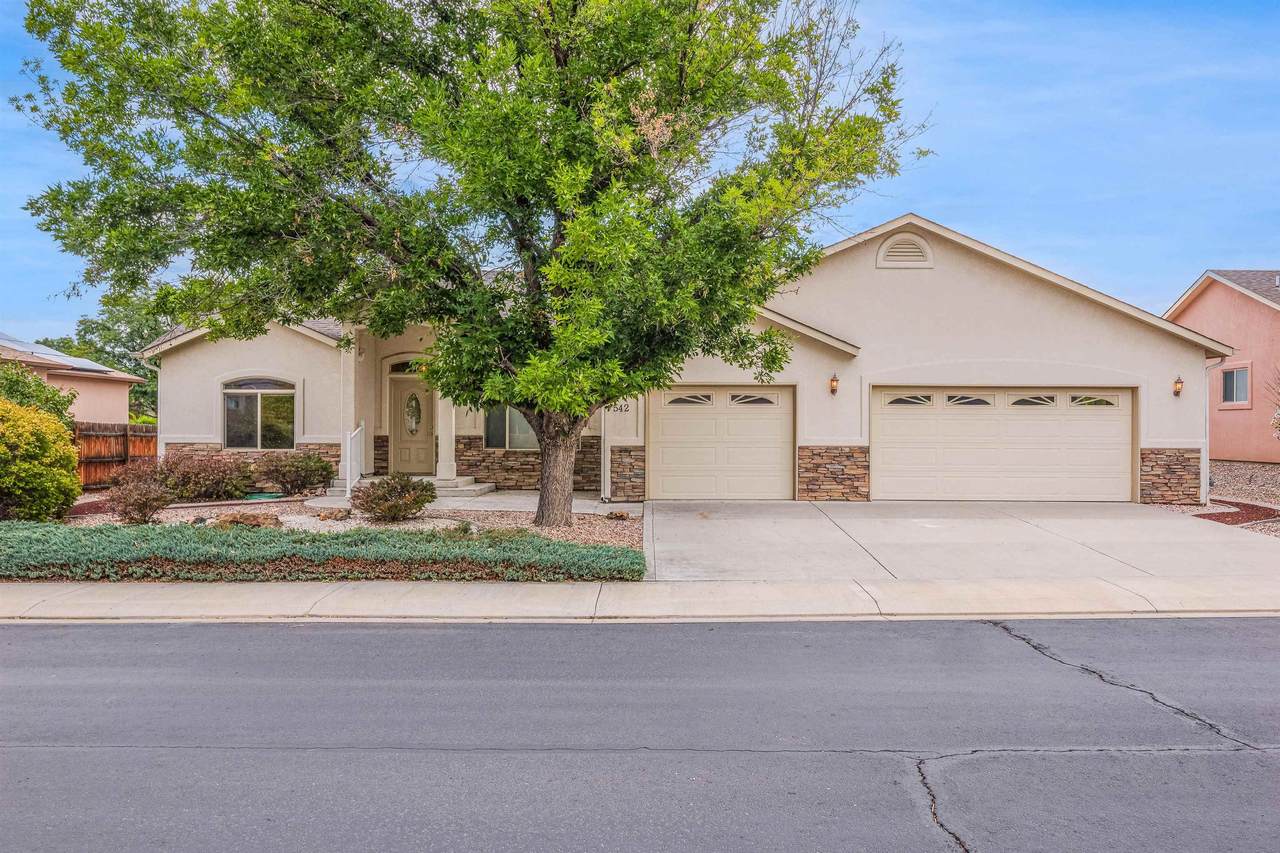 542 Lucas Court - Photo 1