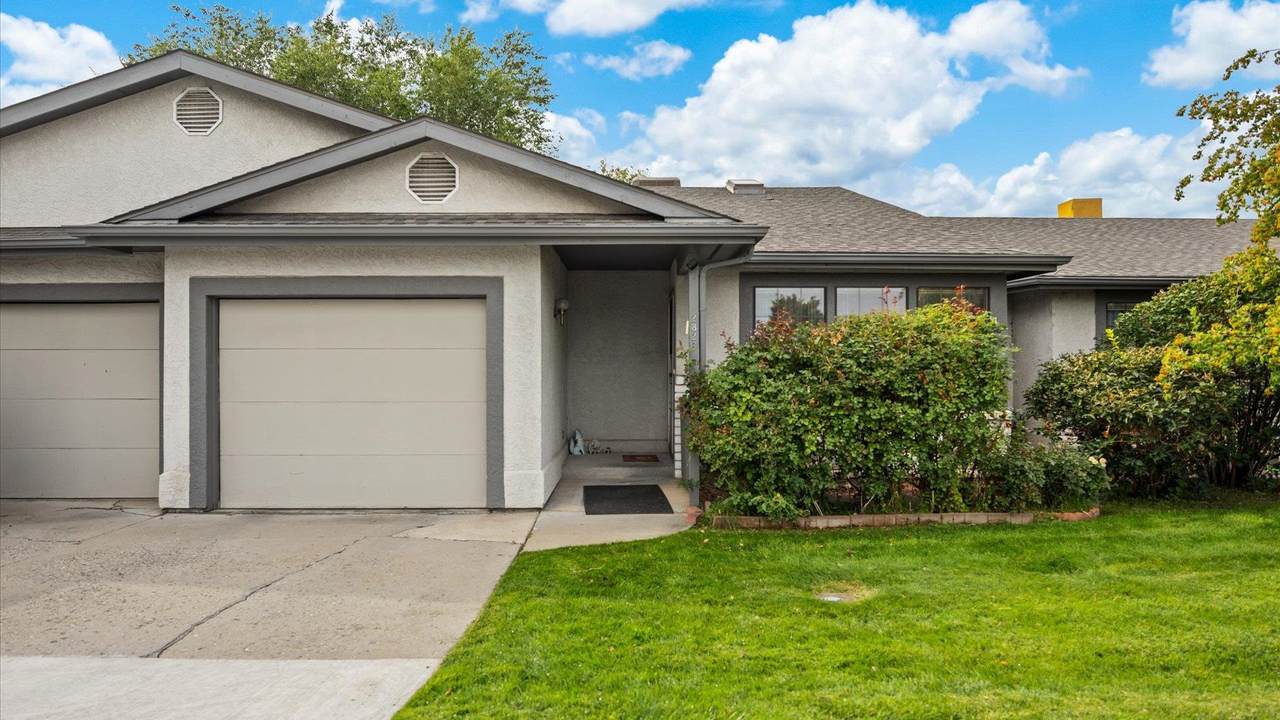 2823 Elm Avenue - Photo 1