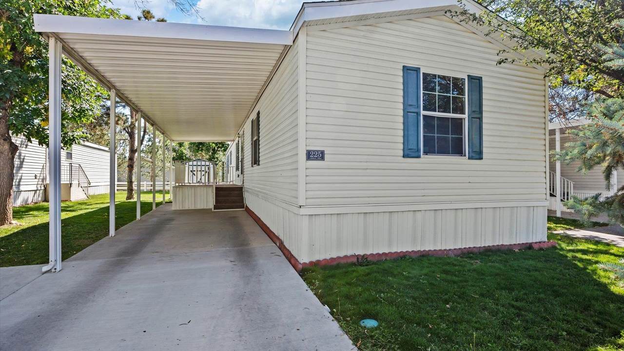 435 32 Road - Photo 1