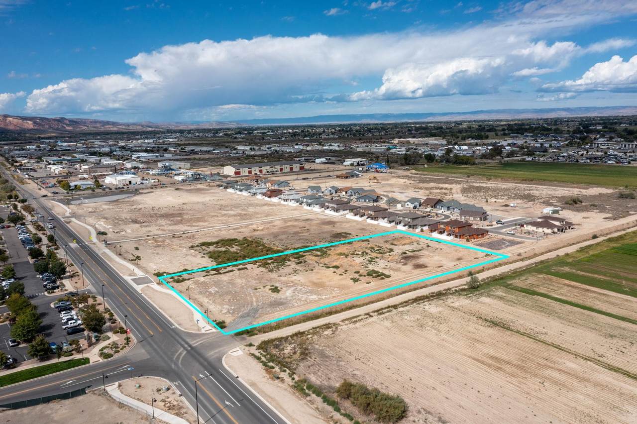 2376 G Road - Photo 1