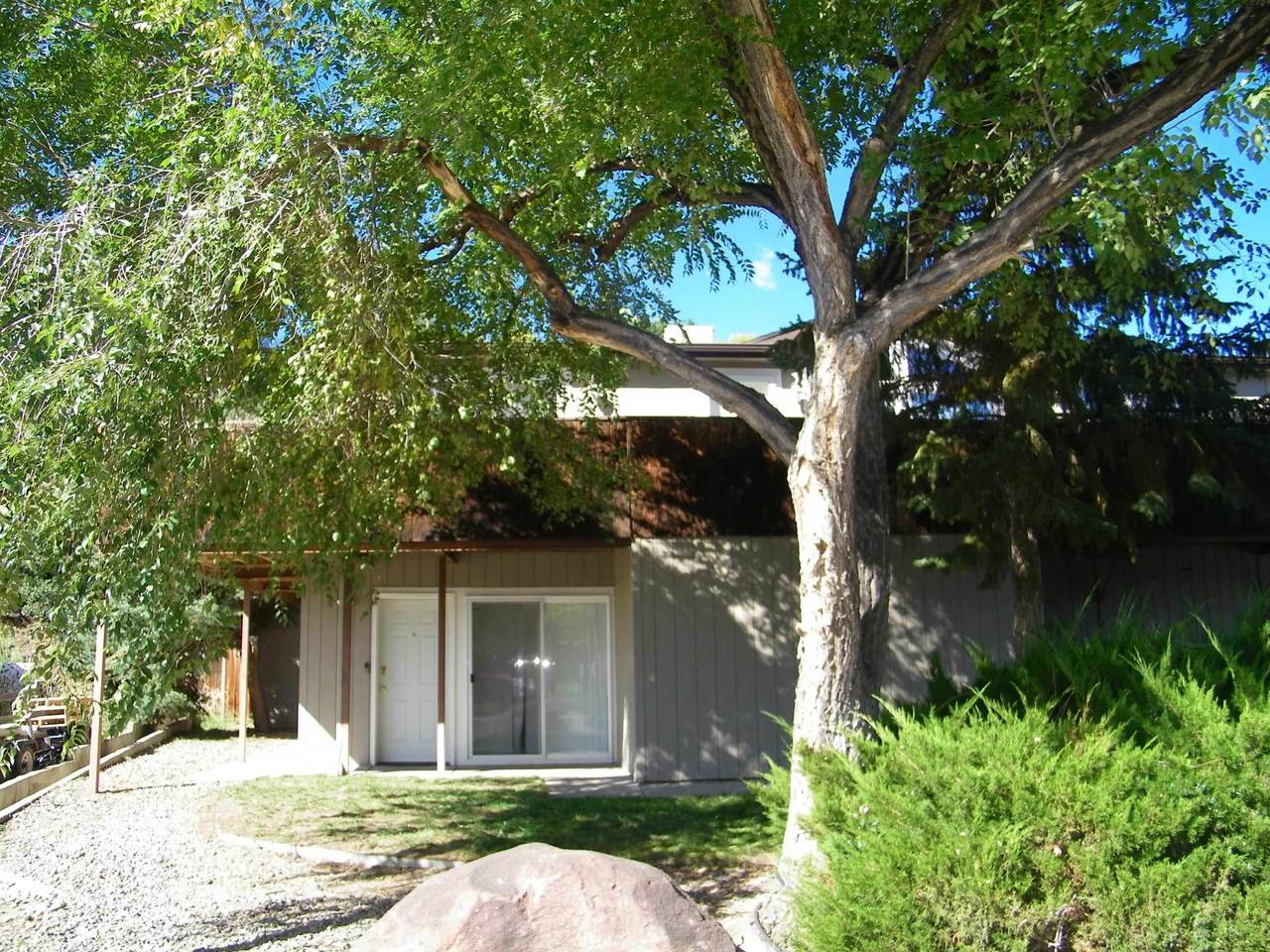 531 Park Avenue - Photo 1