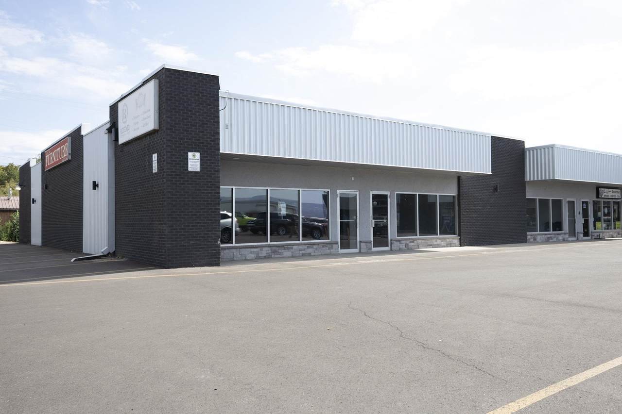 2923 North Avenue - Photo 1