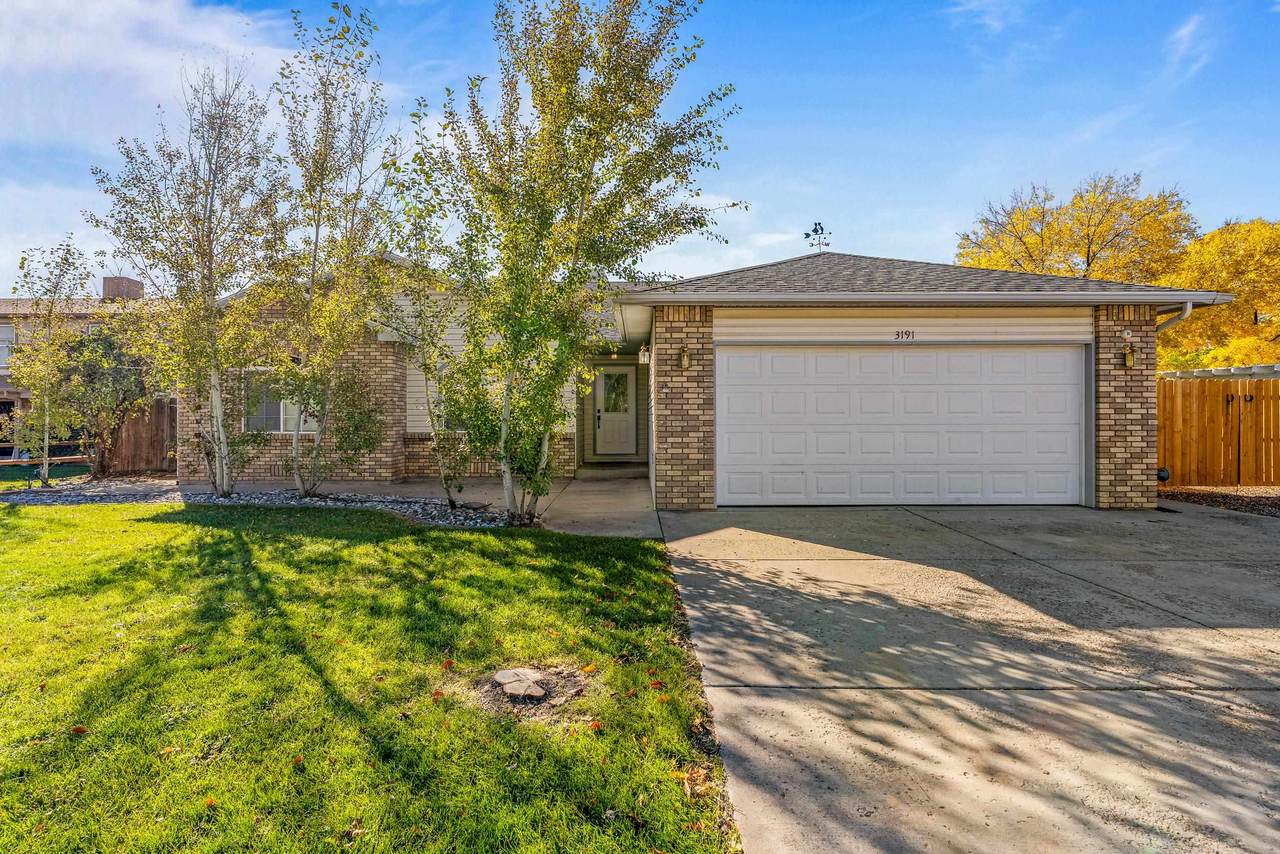 3191 Highview Drive - Photo 1