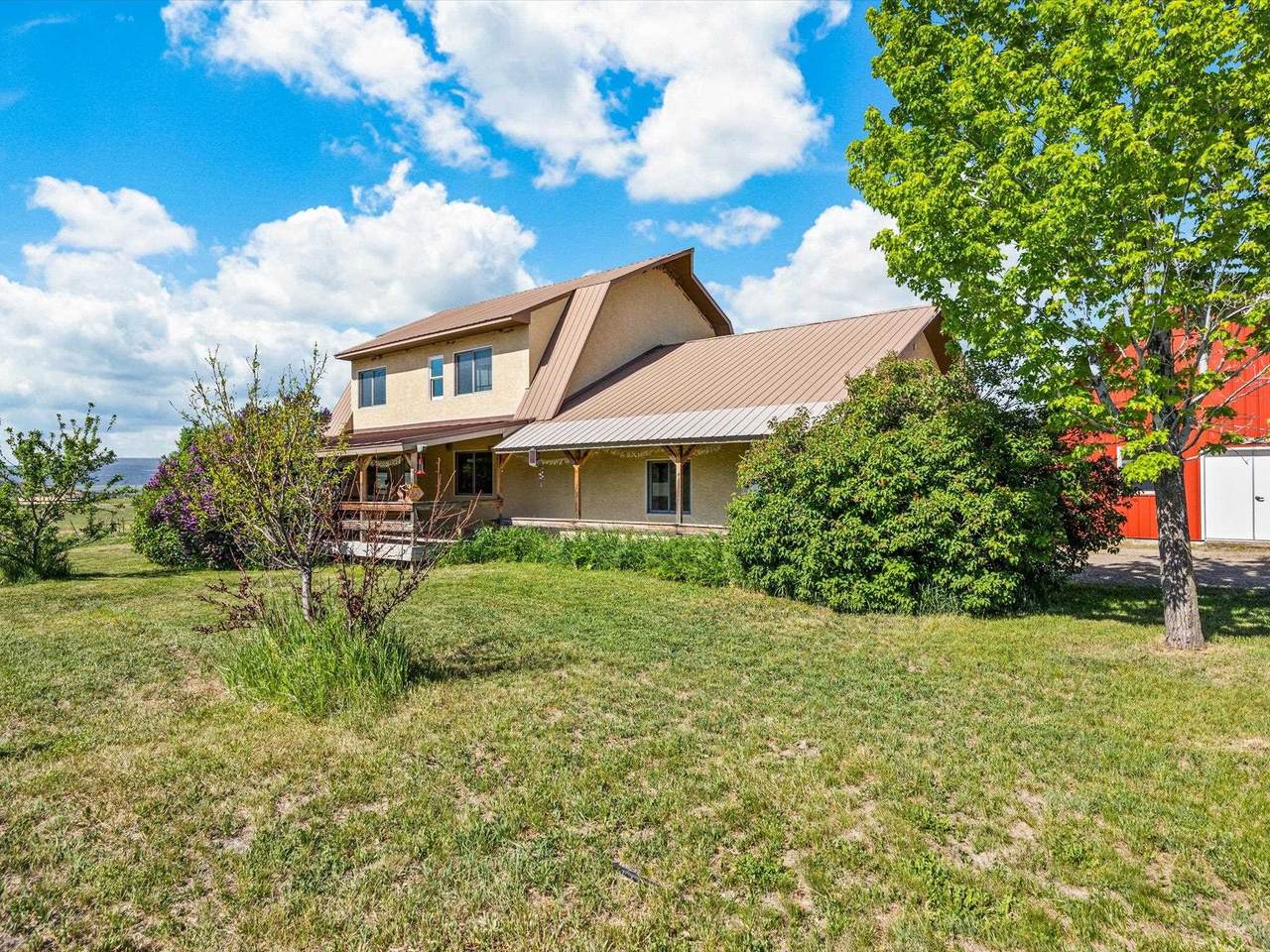 4874 Gateway - Photo 1