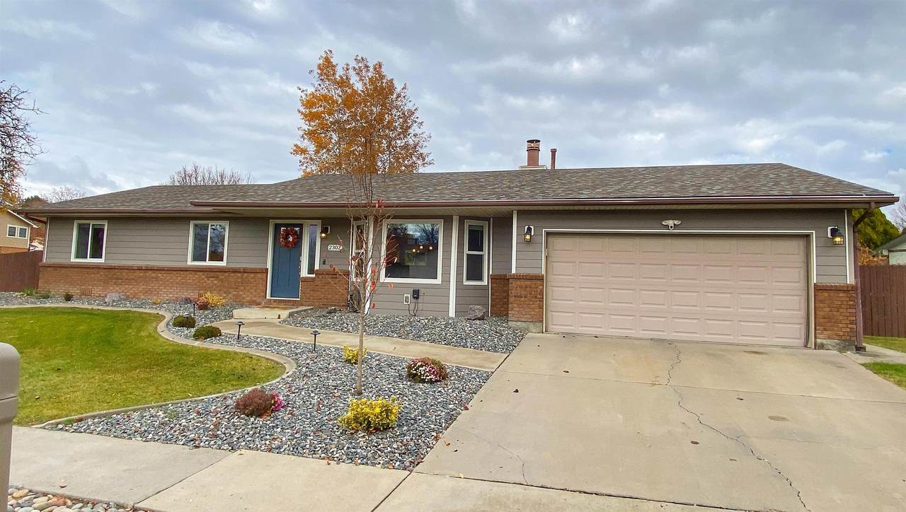 2302 Wintergreen Drive - Photo 1