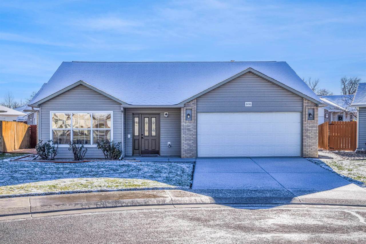 2450 Pheasant Trail Court - Photo 1