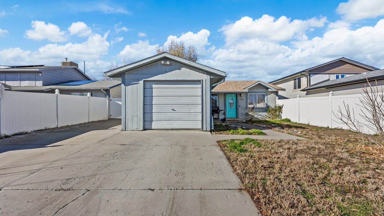 577 1/2 Plainview Court - Photo 1