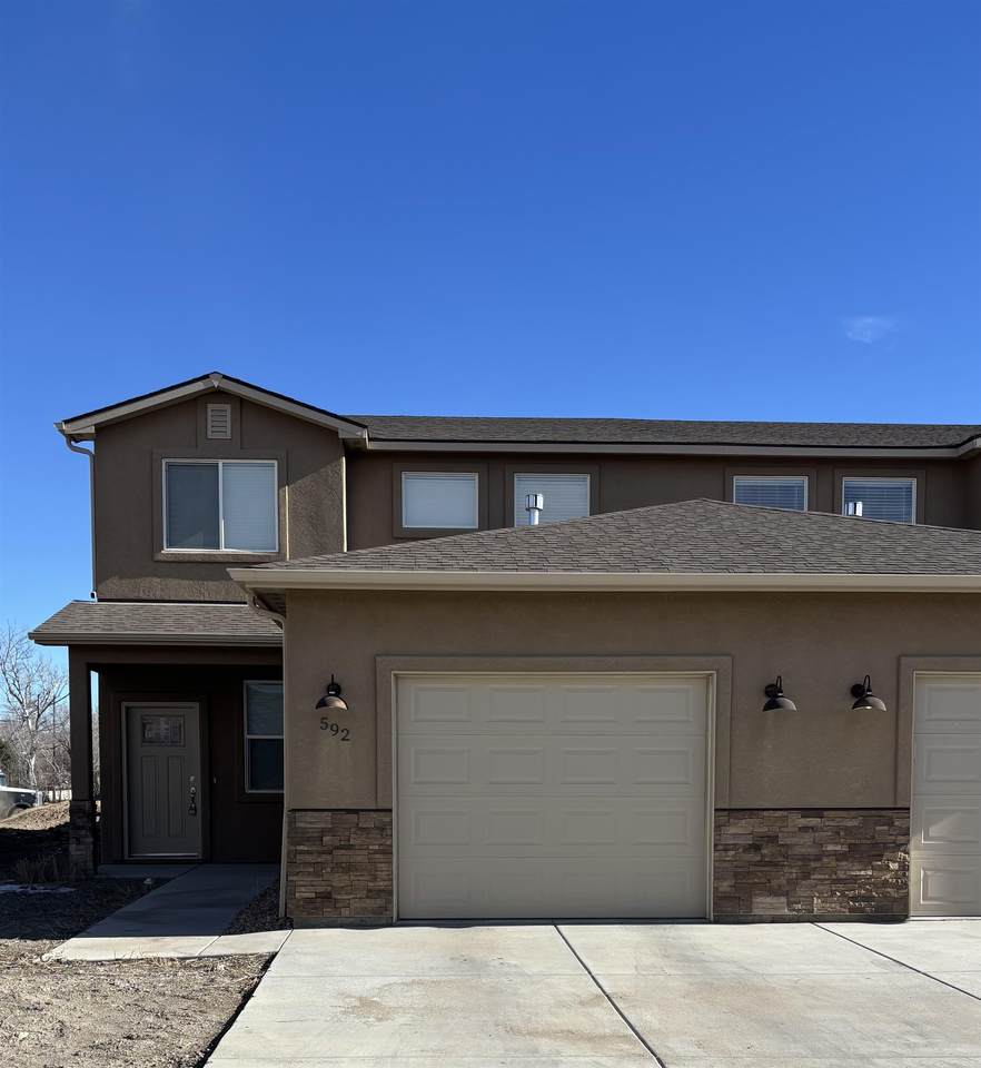 592 Treviso Court - Photo 1