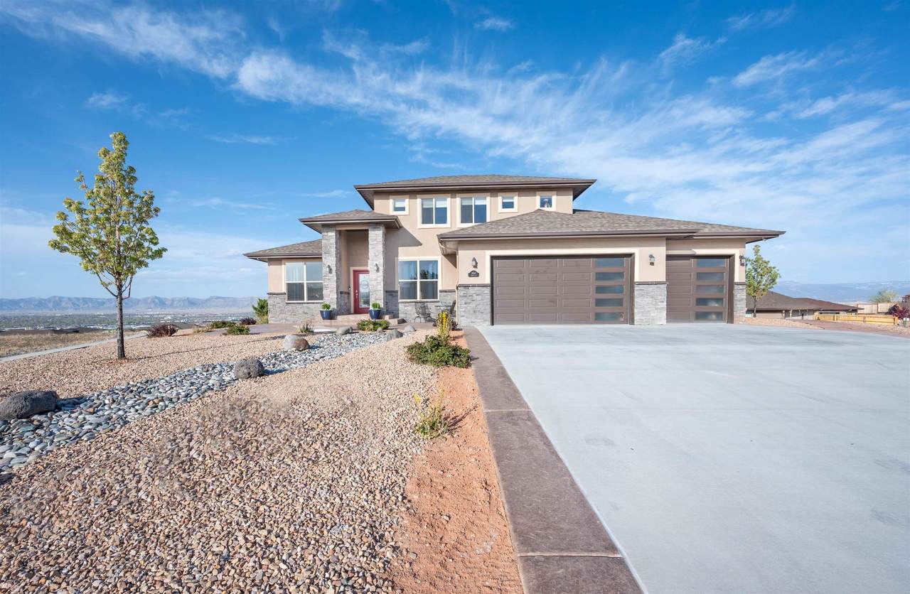 2654 Lookout Court - Photo 1