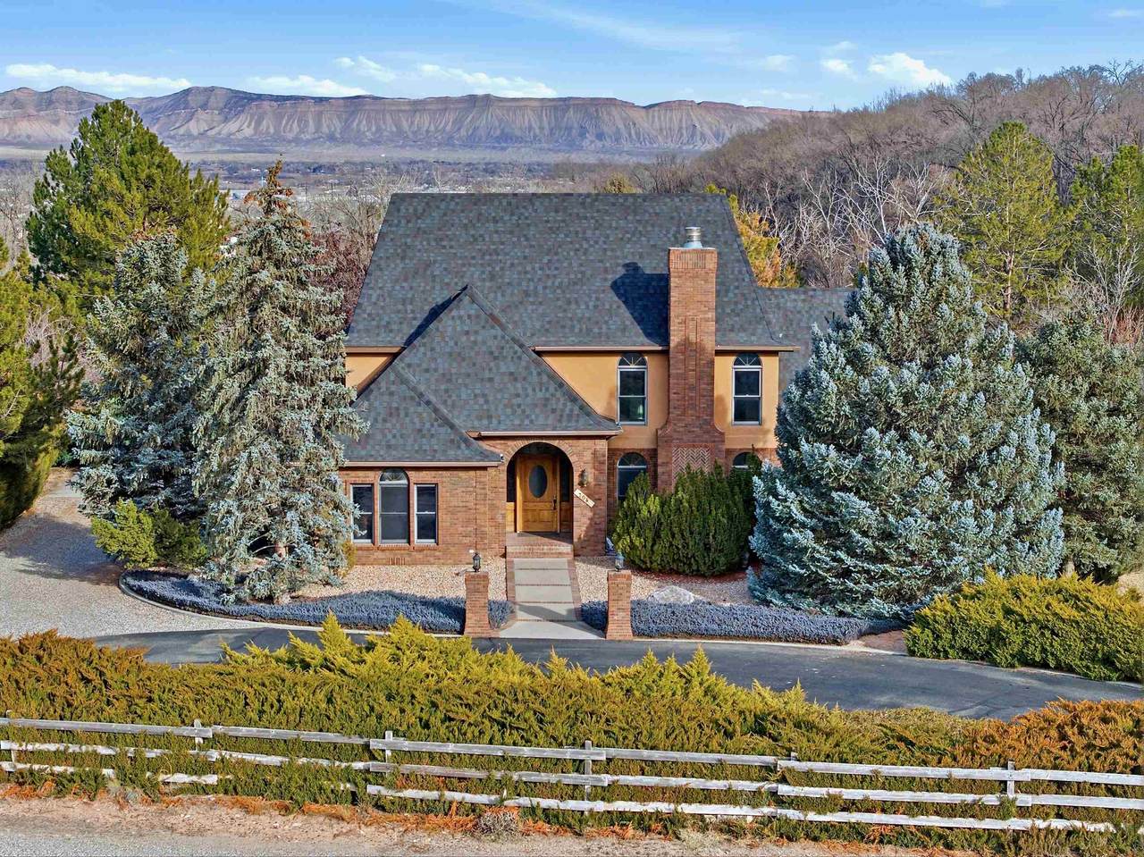 704 Canyon Creek Drive - Photo 1