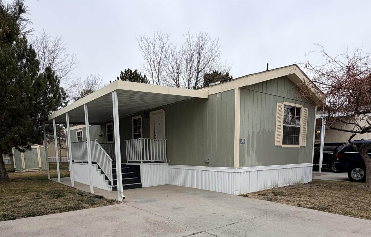 435 32 Road - Photo 1