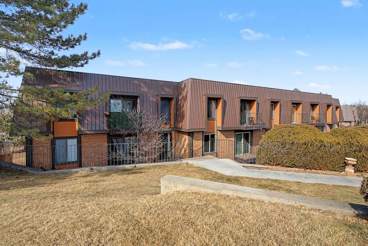 3231 Lakeside Drive - Photo 1