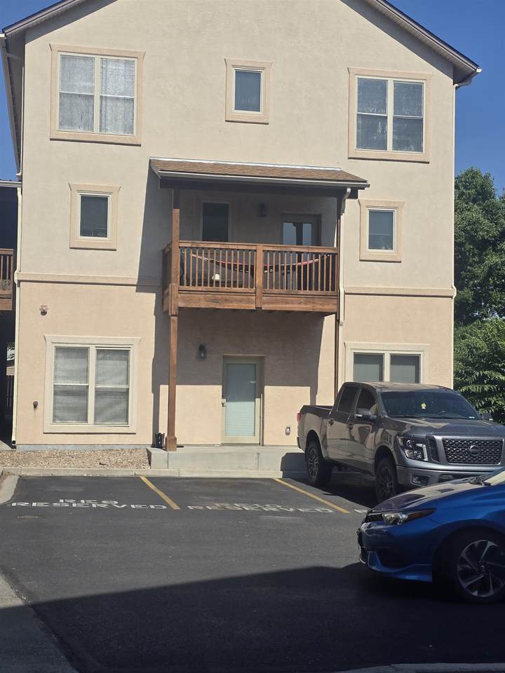 1214 Walnut Avenue - Photo 1