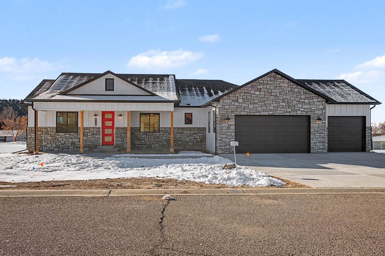 950 Fairway Drive - Photo 1