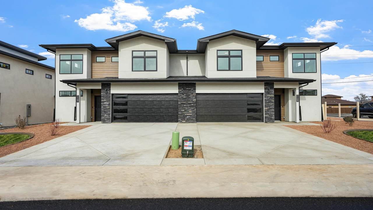 1107 & 1109 Mee Canyon Circle - Photo 1