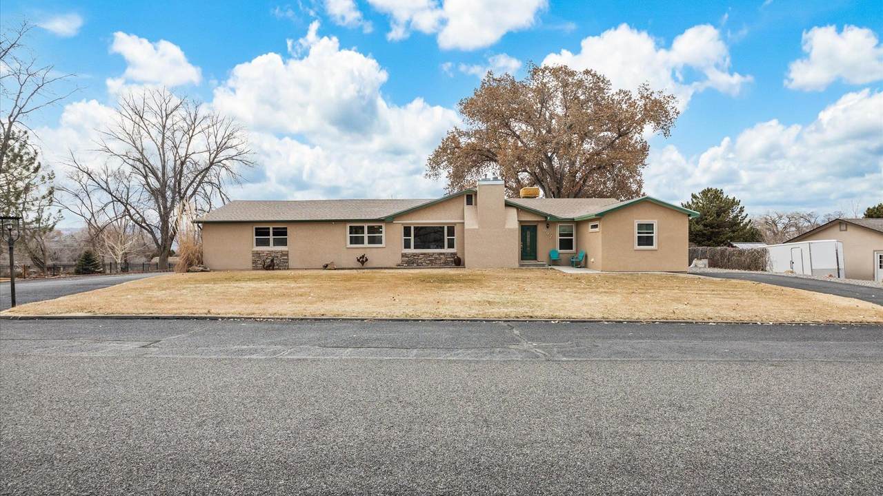 697 Glen Caro Drive - Photo 1