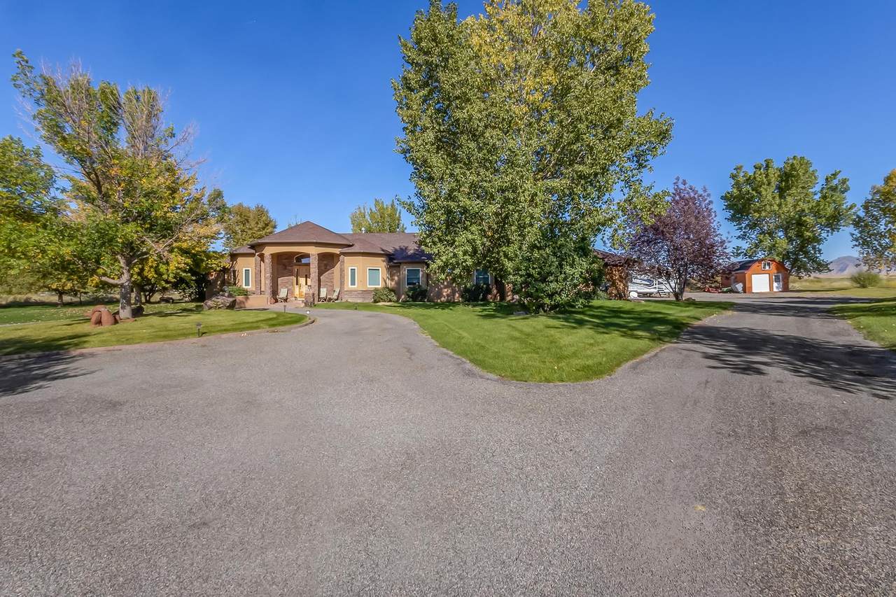 923 Vista Court - Photo 1