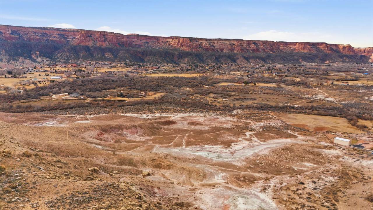 548 Greenwood Court - Photo 1